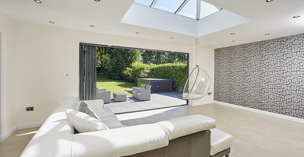 House extension with lantern roof